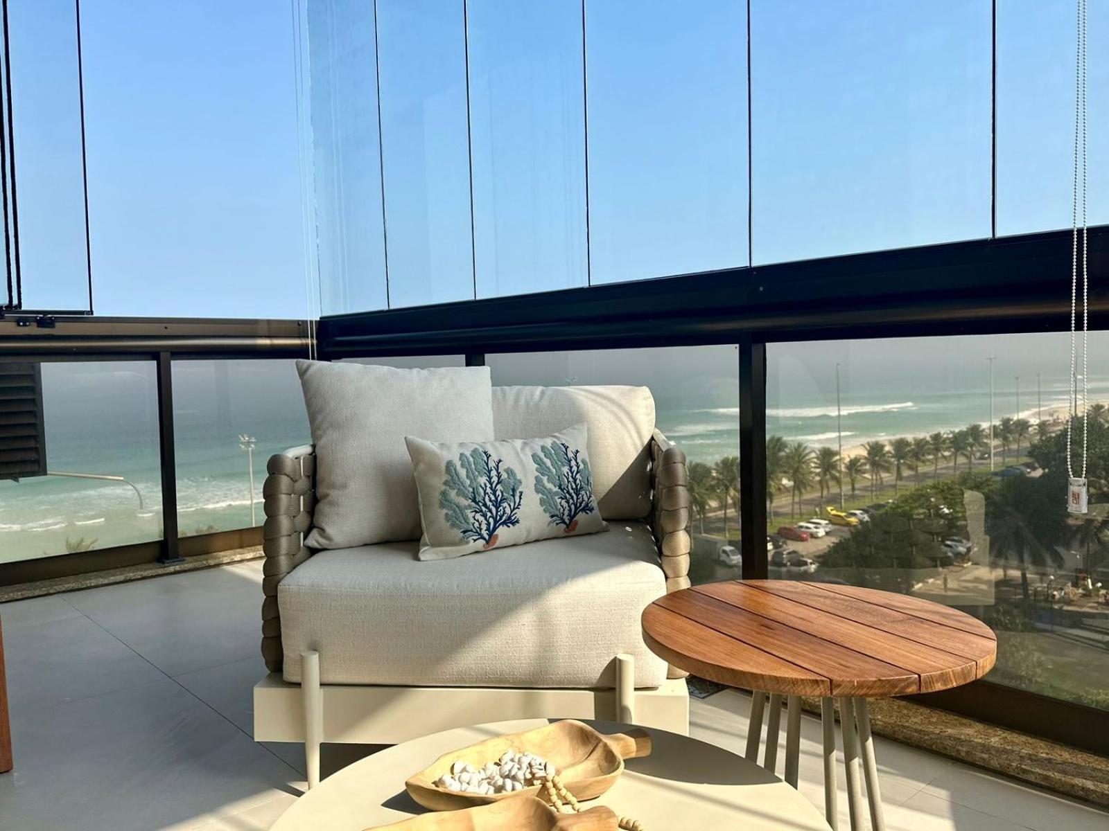 Lindo Apto No Melhor Lugar Da Barra Da Tijuca! Com Uma Vista De Tirar O Folego, Frente Para O Mar! Totalmente Equipado E Decorado Ao Lado Dos Melhores Hoteis E Quiosques Da Barra! Portaria 24H, Piscina, Sauna, Jacuzzi, Academia, Garagem, Wi-Fi, Lavan Rio de Janeiro Exterior photo