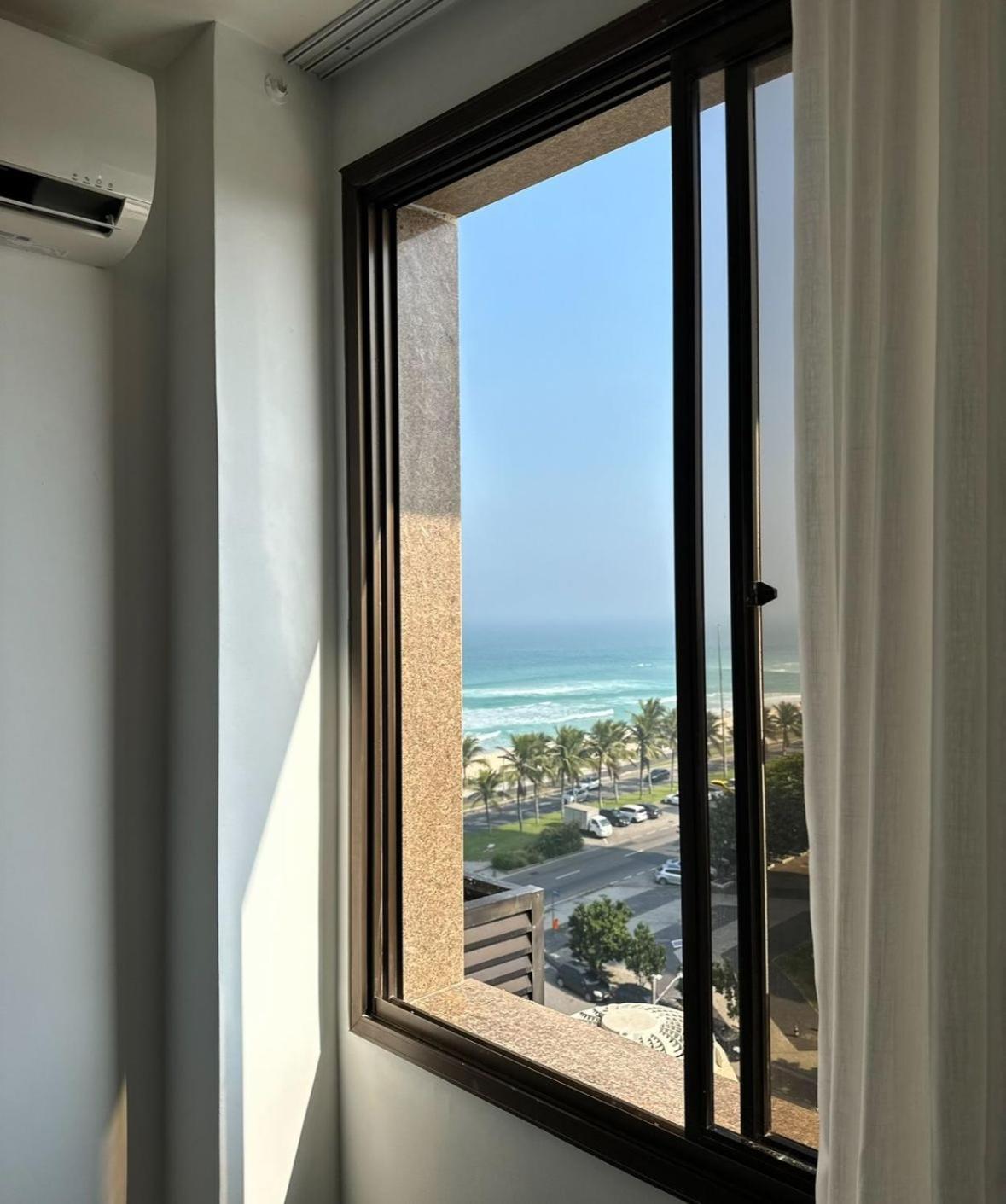 Lindo Apto No Melhor Lugar Da Barra Da Tijuca! Com Uma Vista De Tirar O Folego, Frente Para O Mar! Totalmente Equipado E Decorado Ao Lado Dos Melhores Hoteis E Quiosques Da Barra! Portaria 24H, Piscina, Sauna, Jacuzzi, Academia, Garagem, Wi-Fi, Lavan Rio de Janeiro Exterior photo