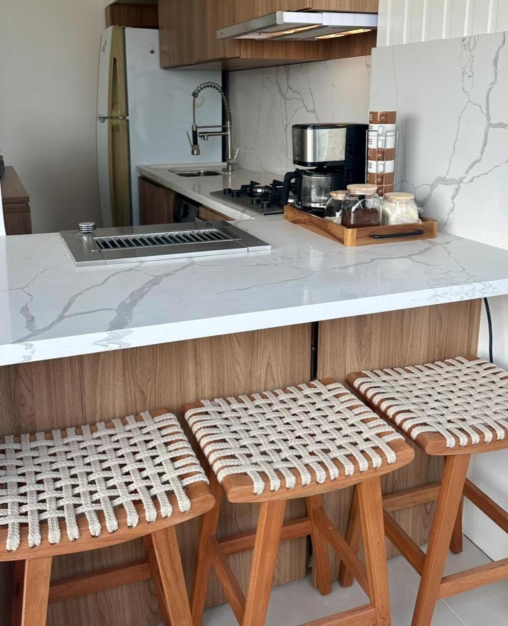 Lindo Apto No Melhor Lugar Da Barra Da Tijuca! Com Uma Vista De Tirar O Folego, Frente Para O Mar! Totalmente Equipado E Decorado Ao Lado Dos Melhores Hoteis E Quiosques Da Barra! Portaria 24H, Piscina, Sauna, Jacuzzi, Academia, Garagem, Wi-Fi, Lavan Rio de Janeiro Exterior photo